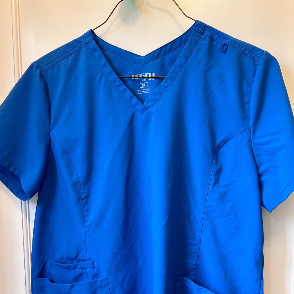 MOMENTUM MAEVN SCRUB TOP XL NURSE MEDICAL ALMOST NEW